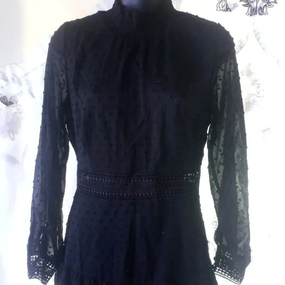 Dress size small ( box K ) - Picture 4 of 5